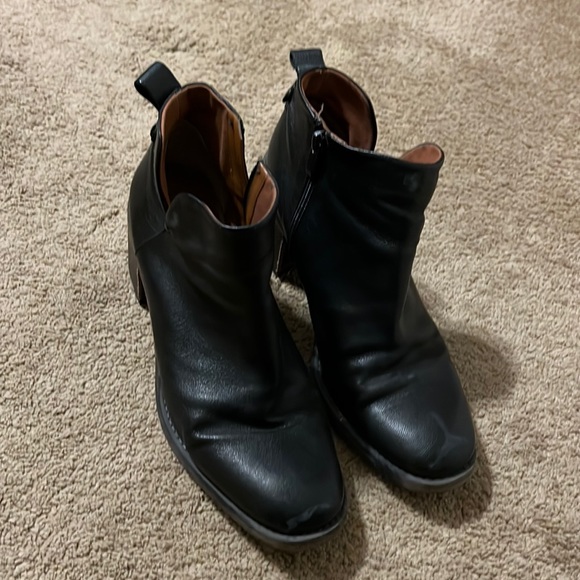 Shoes - Franco Sarto Size 9.5 black leather,  used .
